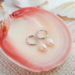 Oorringen Zoetwaterparels — RVS