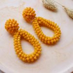 Statement oorbellen "Beads" - Okergeel