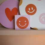 Forex tegeltje 10x10cm - Smiley Roze/Rood