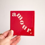 Tegeltje "Amour" (rood en wit)